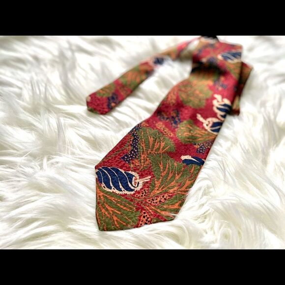 Johnny Carson Made in USA-Italian 100% Silk - Picture 3 of 3